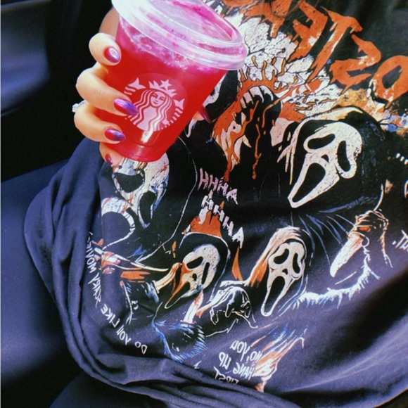 Welcome to my closet 🦋 - Picture 11 of 16